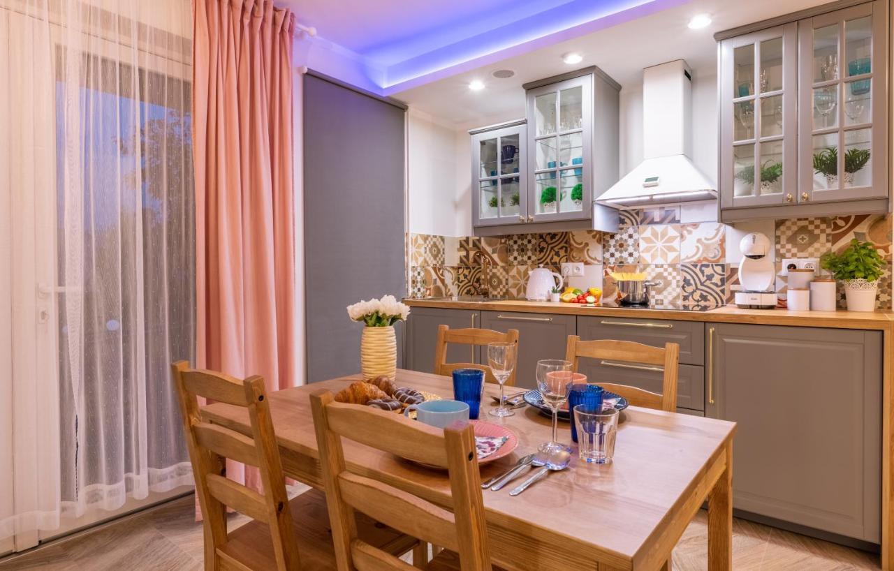 Villa Kasztelan Apartamenty Ustrzyki Dolne Ngoại thất bức ảnh